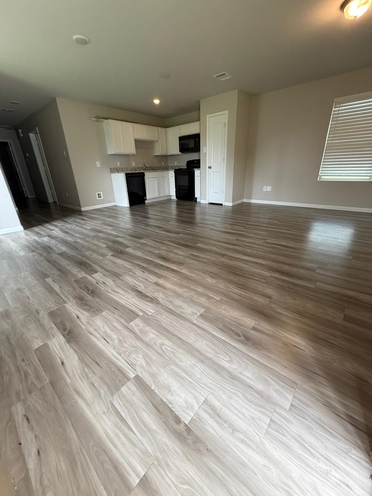 627 West Live Oak Street Angleton, TX 77515 - Photo 8 of 17