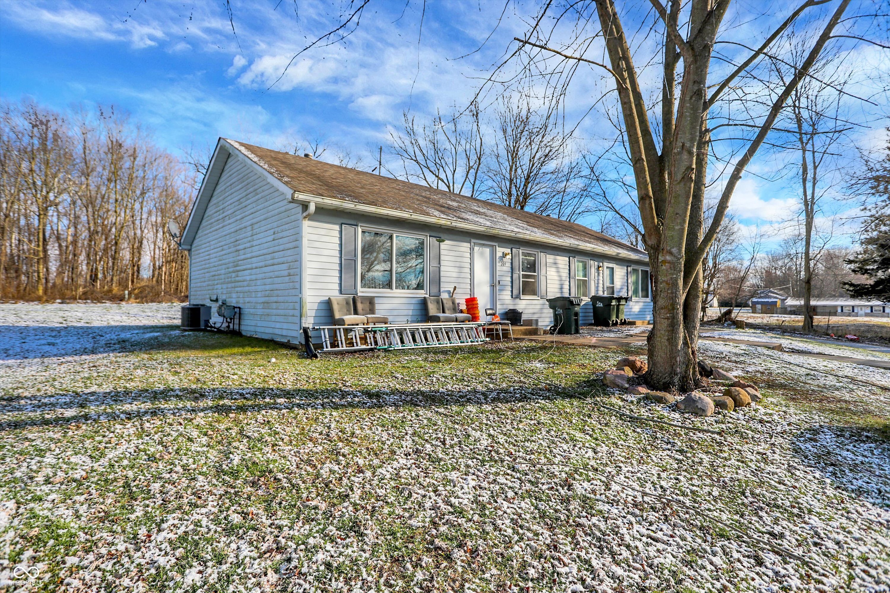 308 Winters Way Carthage, IN 46115 - Photo 3 of 81