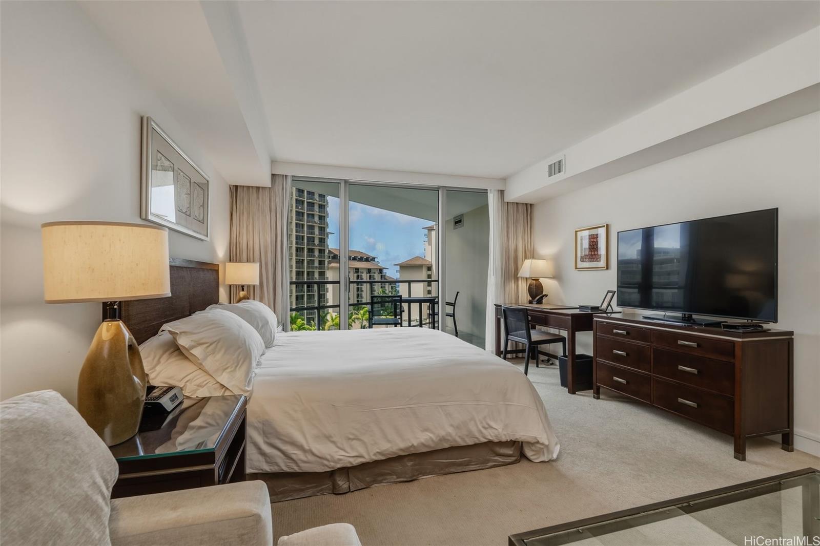 223 Saratoga Road, Unit 1008 Honolulu, HI 96815 - Photo 5 of 24