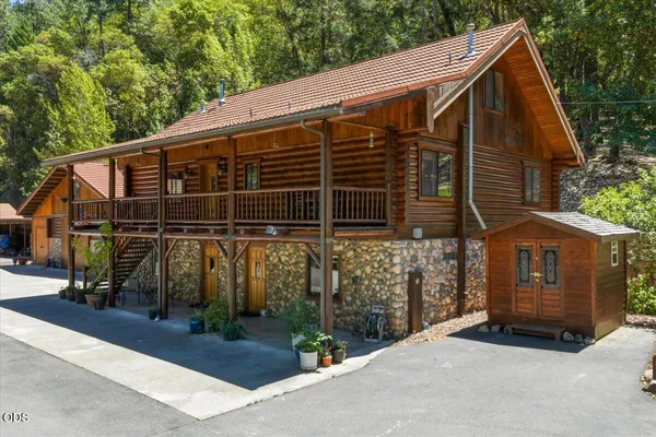 $895,975 | 8155 Rogue River Highway, Grants Pass, OR 97527
