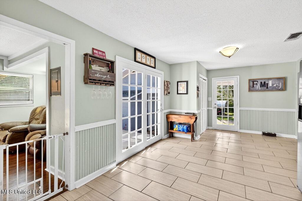 12214 Stone Road Gulfport, MS 39503 - Photo 16 of 41 12214StoneRd-12