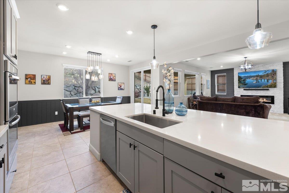 2711 McCauley Ranch Boulevard Reno, NV 89521 - Photo 15 of 40 a kitchen with counter top space