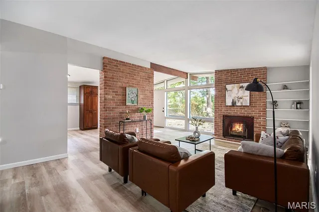 $199,900 | 13 Bayberry Lane, Florissant, MO 63033