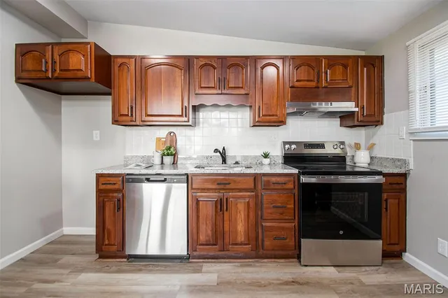 $199,900 | 13 Bayberry Lane, Florissant, MO 63033