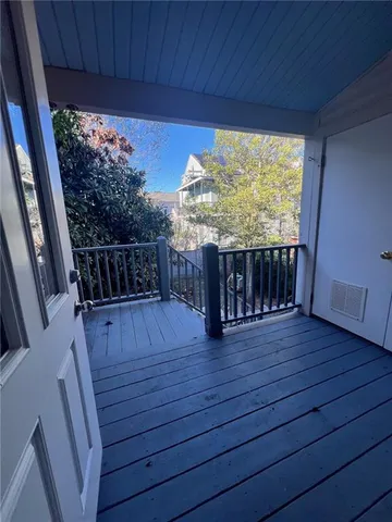 $1,550 | 2015 Camp Street, Unit B, New Orleans, LA 70130