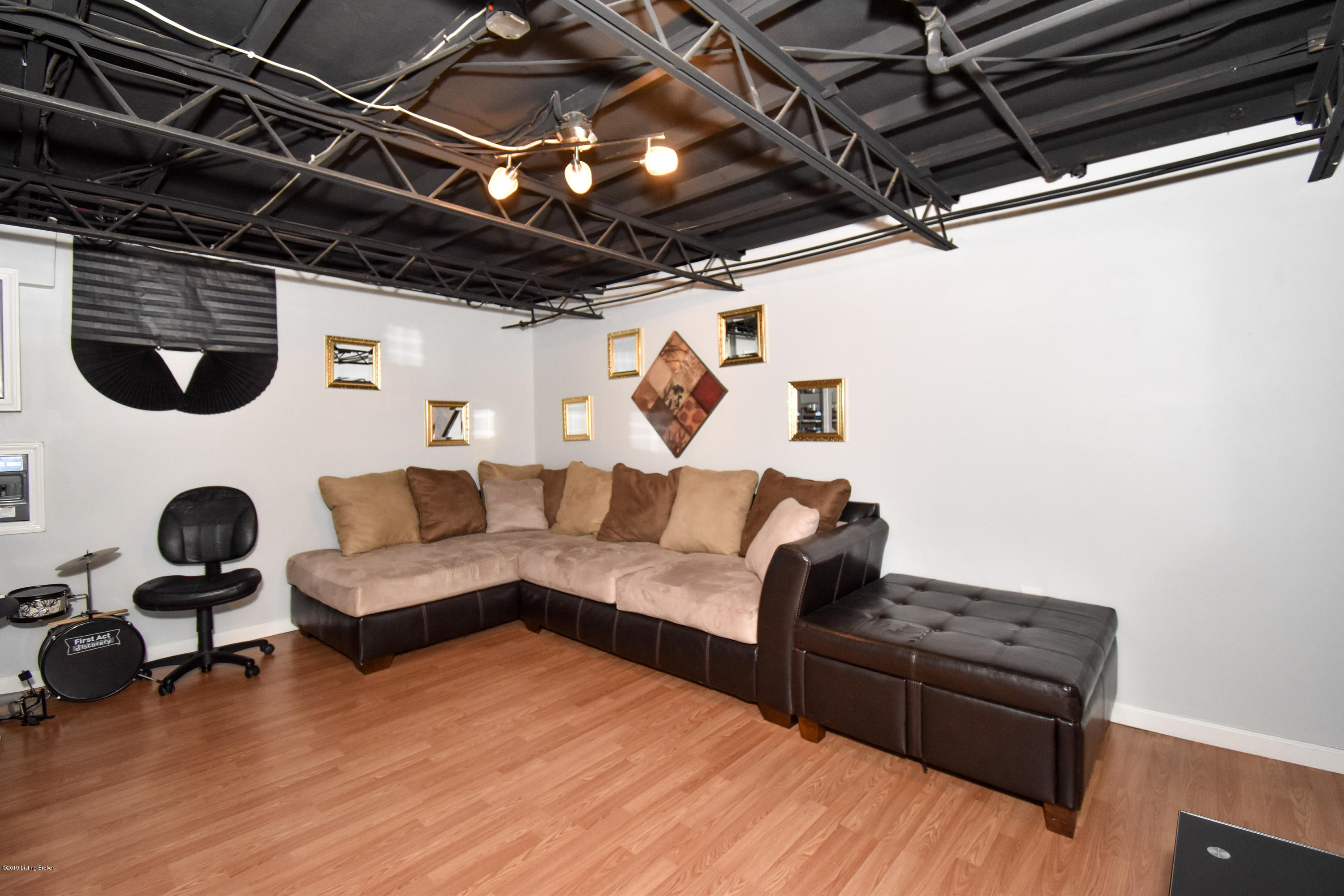 2710 Ralph Avenue Louisville, KY 40216 - Photo 31 of 44 DSC_0171