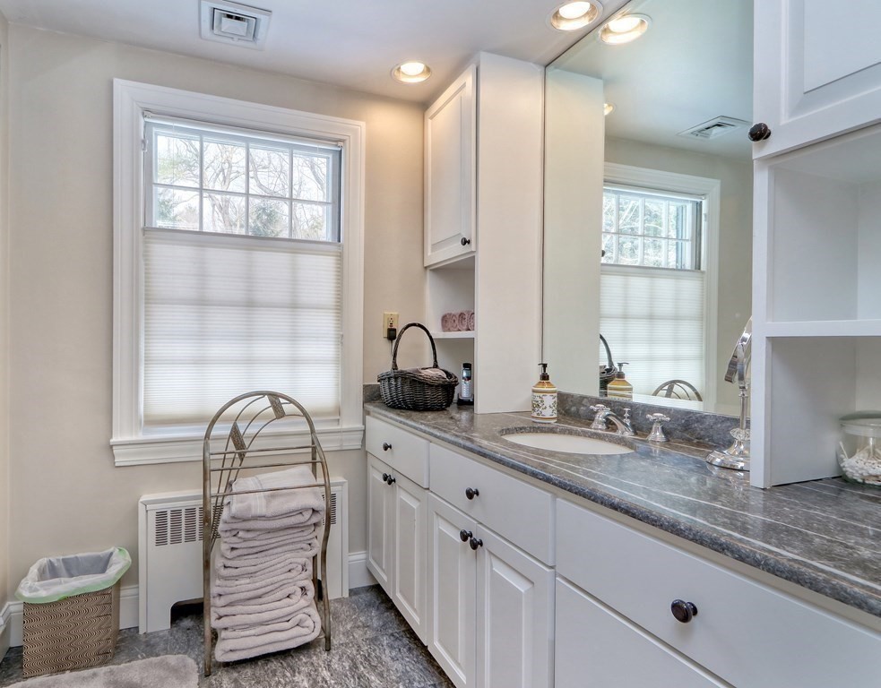 38 Round Hill Road Lincoln, MA 01773 - Photo 27 of 39 Gallery Image 27