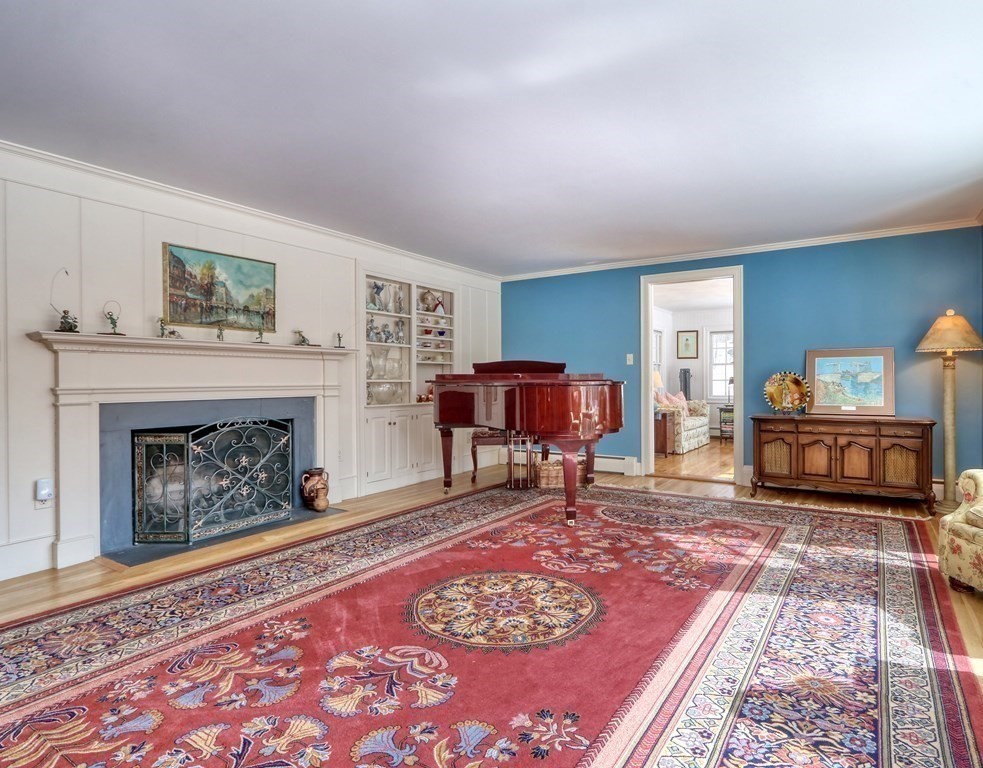 38 Round Hill Road Lincoln, MA 01773 - Photo 3 of 39 Gallery Image 3