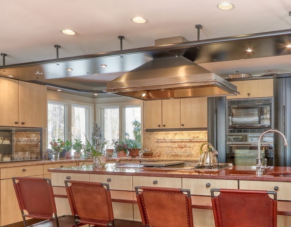 38 Round Hill Road Lincoln, MA 01773 - Photo 6 of 39 Gallery Image 6