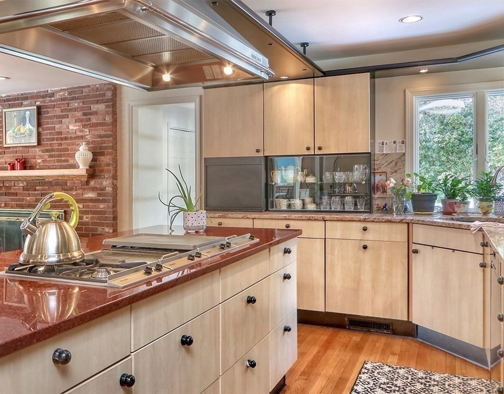 38 Round Hill Road Lincoln, MA 01773 - Photo 8 of 39 Gallery Image 8