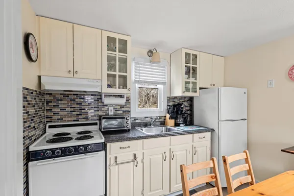 $439,000 | 17 Shore Road, Unit 9, Truro, MA 02666