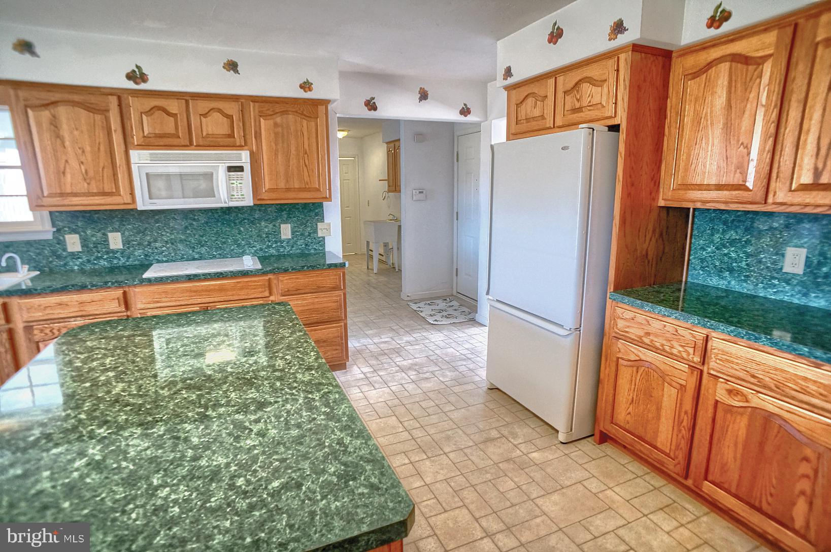 993 Anthony Road East Berlin, PA 17316 - Photo 15 of 61 Kitchen