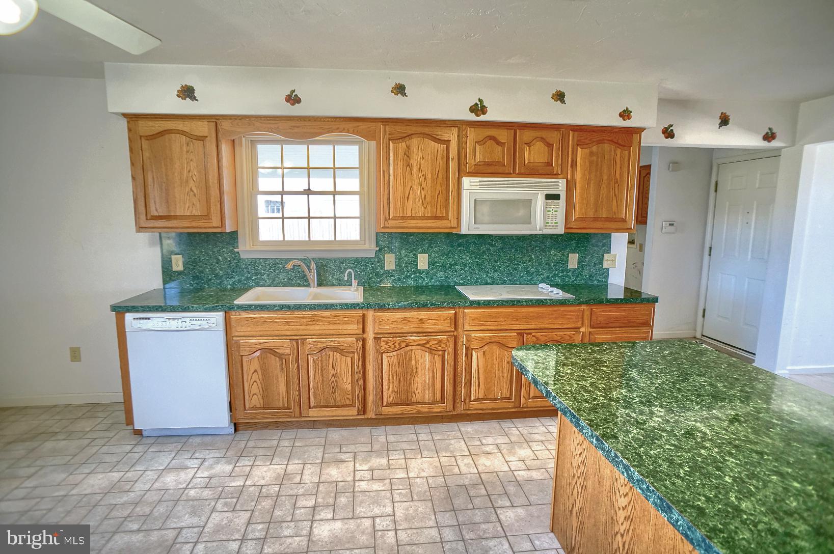 993 Anthony Road East Berlin, PA 17316 - Photo 19 of 61 Kitchen