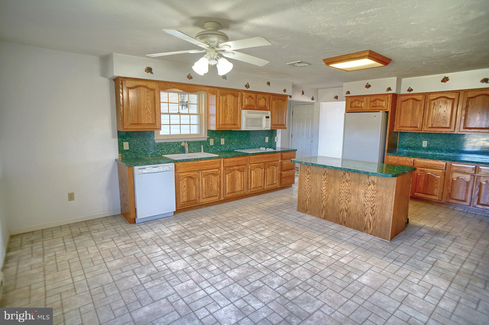 993 Anthony Road East Berlin, PA 17316 - Photo 20 of 61 Kitchen
