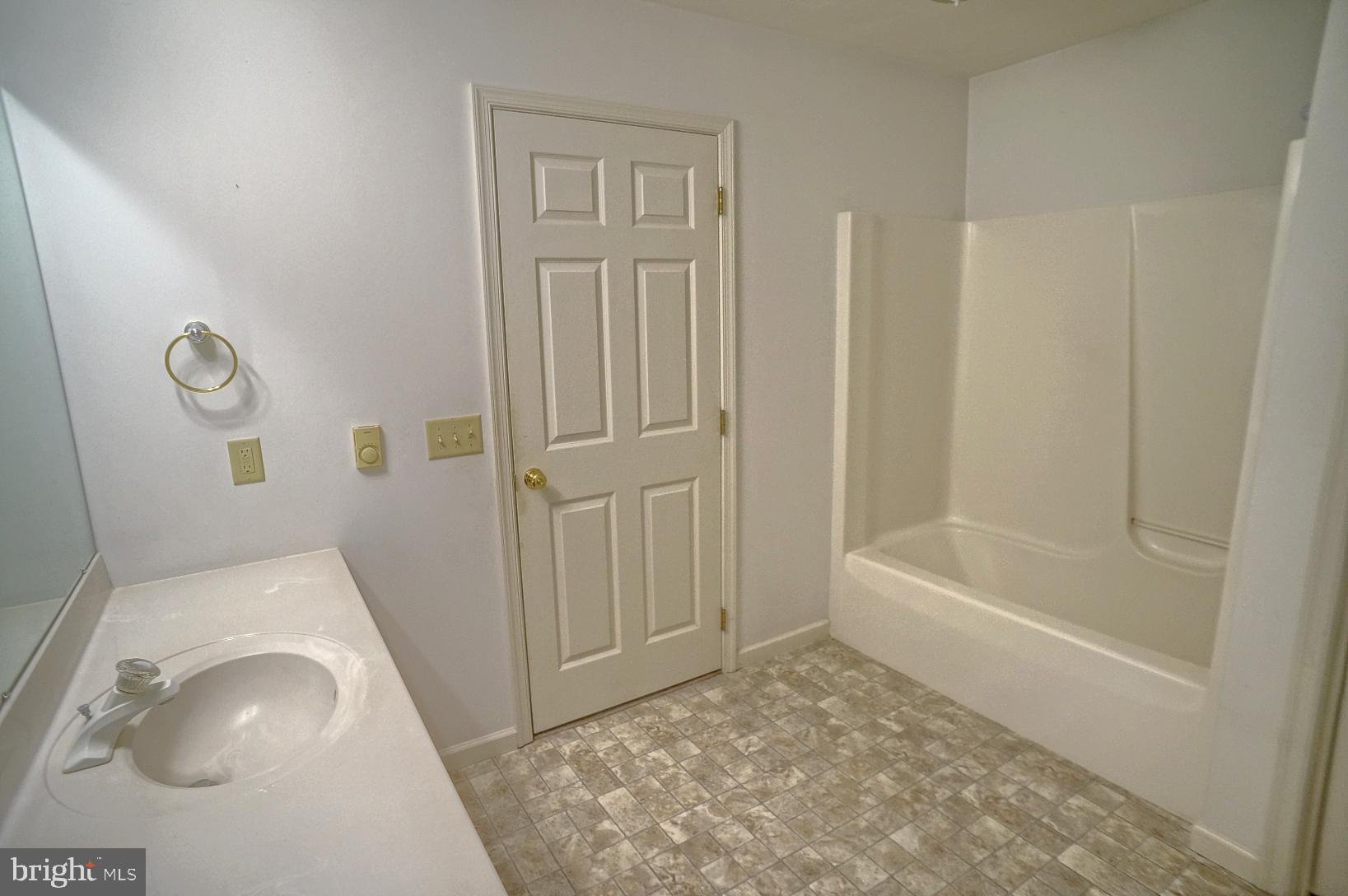 993 Anthony Road East Berlin, PA 17316 - Photo 31 of 61 Main bath