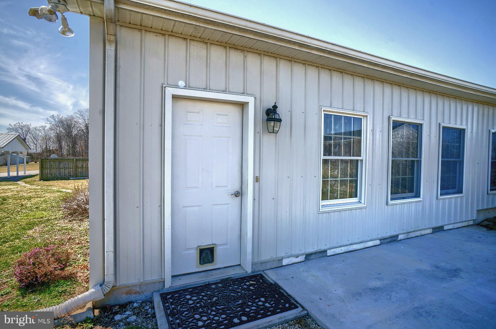 993 Anthony Road East Berlin, PA 17316 - Photo 43 of 61 Non-residential accessory building exterior