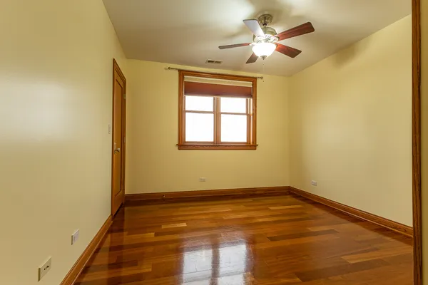 $2,500 | 301 South Leavitt Street, Unit 4S, Chicago, IL 60612