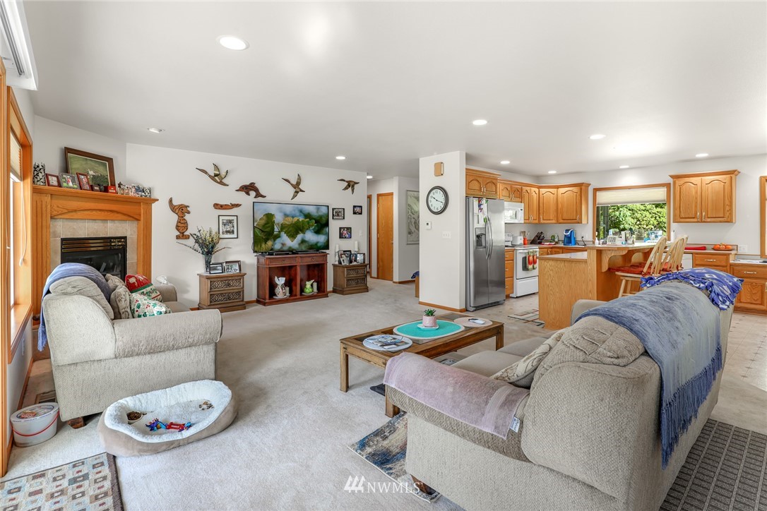 520 Harvey Road Blaine, WA 98230 - Photo 5 of 29 Gallery Image 5