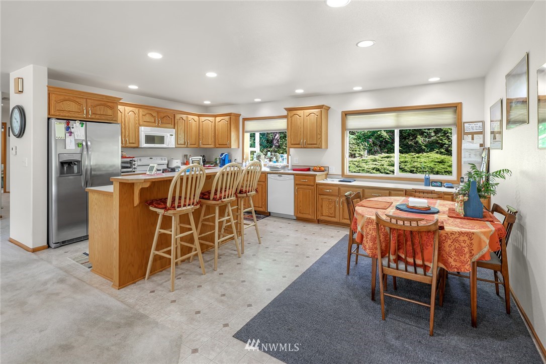 520 Harvey Road Blaine, WA 98230 - Photo 8 of 29 Gallery Image 8