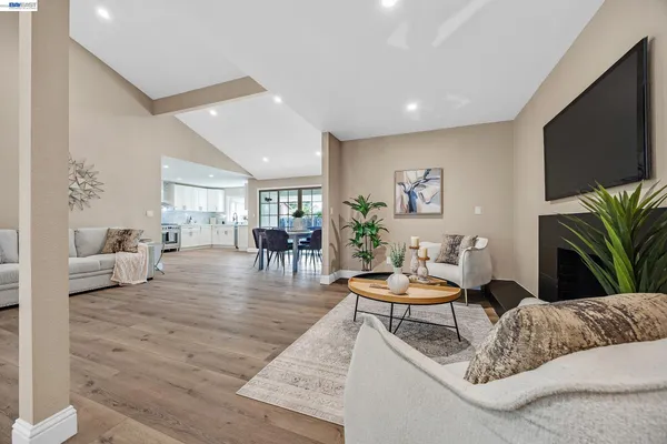 $1,099,000 | 186 Mt Wilson Way, Clayton, CA 94517
