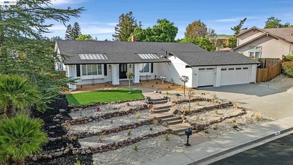 $1,099,000 | 186 Mt Wilson Way, Clayton, CA 94517