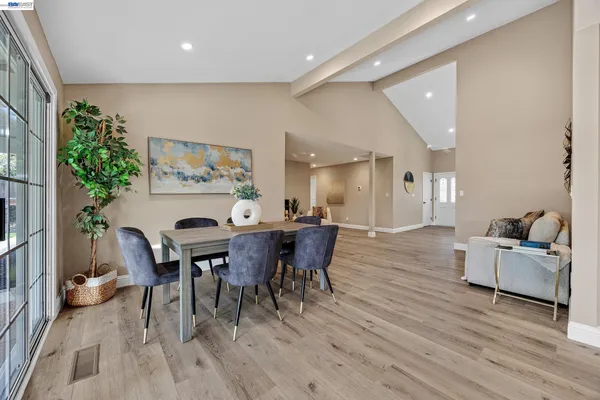 $1,099,000 | 186 Mt Wilson Way, Clayton, CA 94517