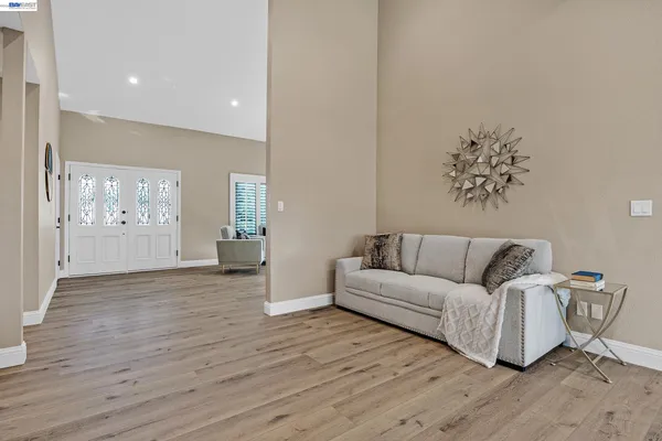 $1,099,000 | 186 Mt Wilson Way, Clayton, CA 94517