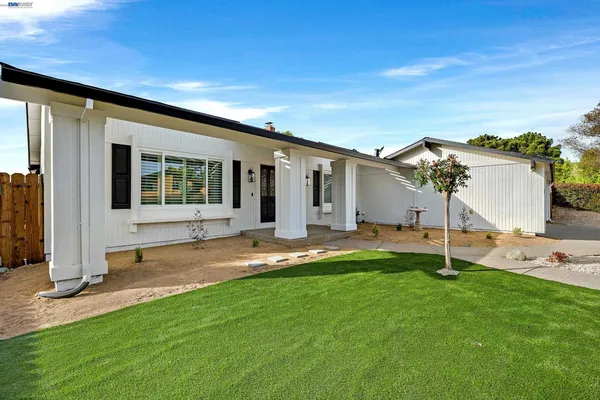 $1,099,000 | 186 Mt Wilson Way, Clayton, CA 94517