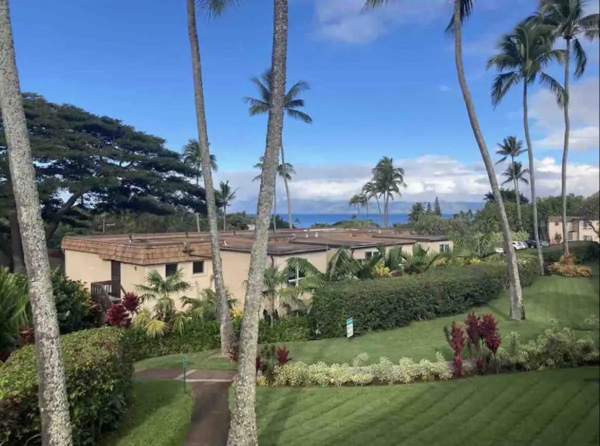 120 Hui F Road, Unit J1 Lahaina, HI 96761 - Photo 26 of 36 a view of a garden