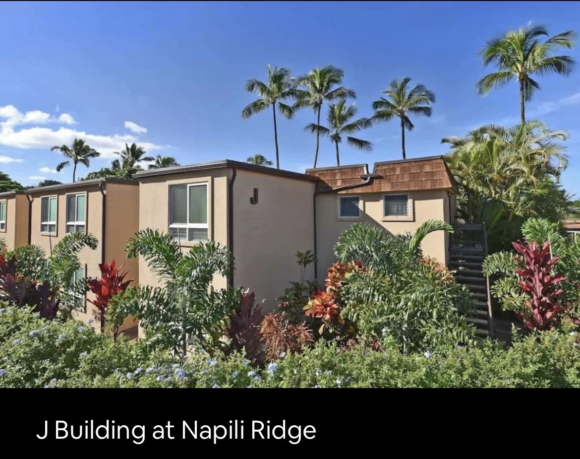 120 Hui F Road, Unit J1 Lahaina, HI 96761 - Photo 27 of 36 a view of a garden