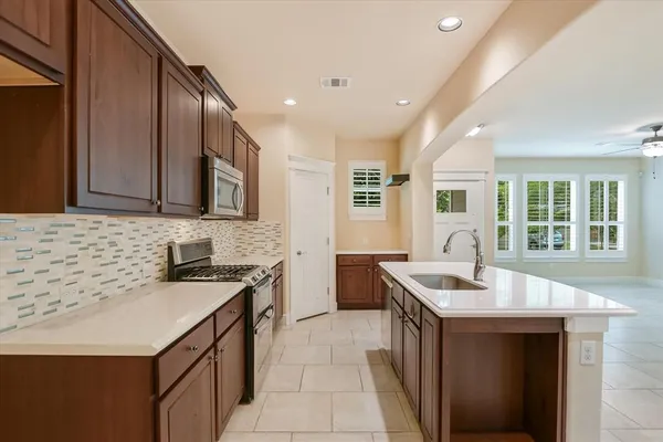 $2,395 | 10908 Railway Lane, Unit 76, Austin, TX 78717