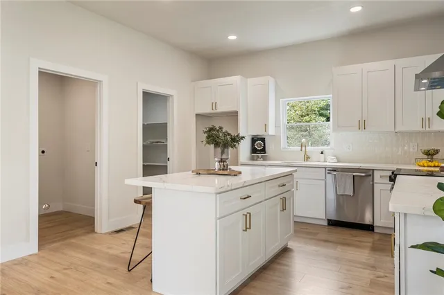 $399,900 | 212 Colonels Road, Pendleton, SC 29670