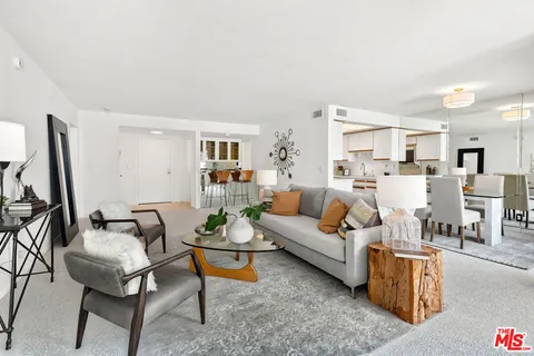 $500,000 | 1221 North Kings Road, Unit 305, West Hollywood, CA 90069