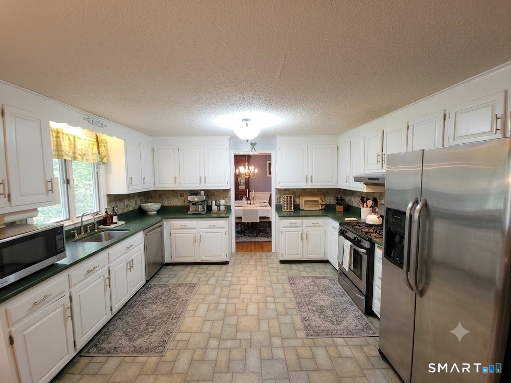 51 Riverside Drive South Windsor, CT 06074 - Photo 14 of 24