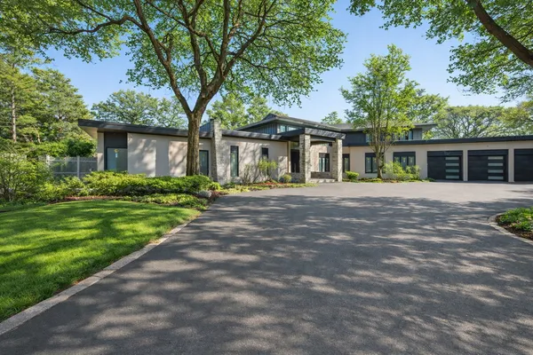 $3,649,000 | 411 Woodland Court, Glenview, IL 60025