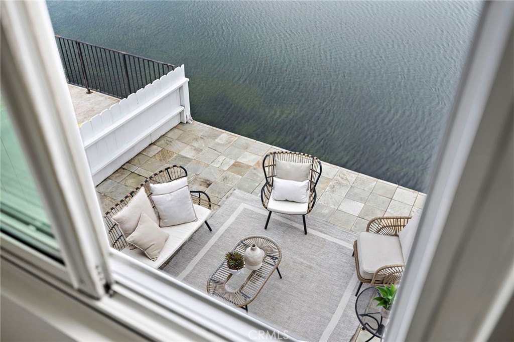 16103 St Croix Circle Huntington Beach, CA 92649 - Photo 27 of 40 a view of living room with furniture and rug