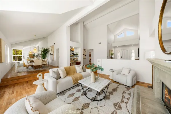 $1,990,000 | 2 Saros, Unit 70, Irvine, CA 92603