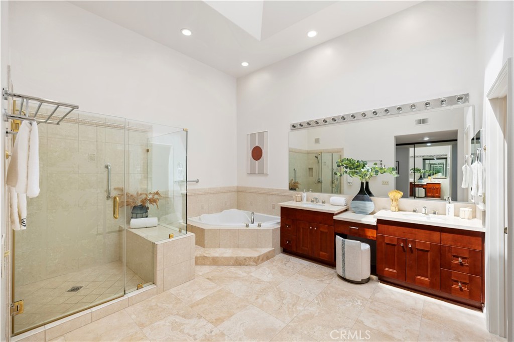 2 Saros, Unit 70 Irvine, CA 92603 - Photo 32 of 55