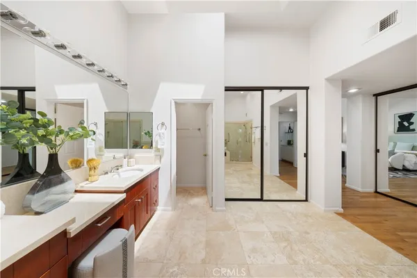 $1,990,000 | 2 Saros, Unit 70, Irvine, CA 92603