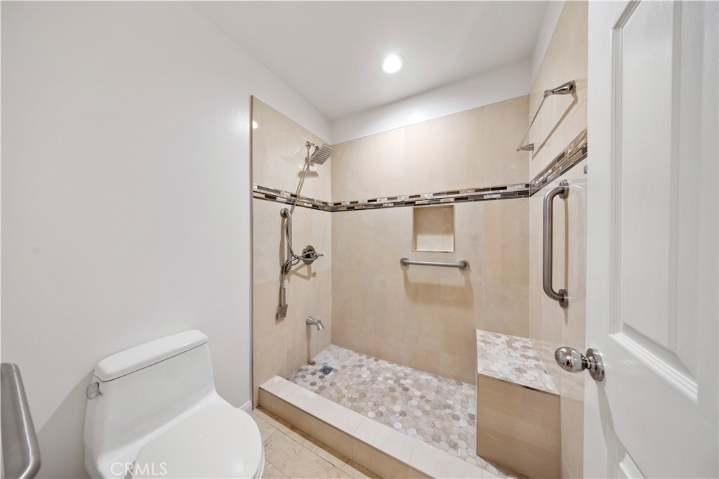 2 Saros, Unit 70 Irvine, CA 92603 - Photo 37 of 55