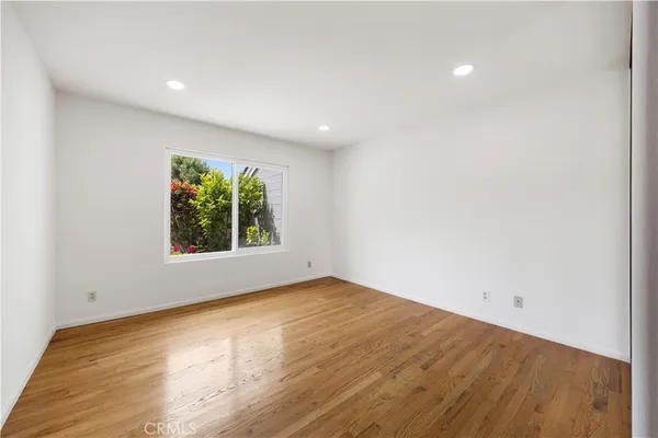 $1,990,000 | 2 Saros, Unit 70, Irvine, CA 92603