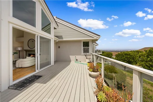 $1,990,000 | 2 Saros, Unit 70, Irvine, CA 92603