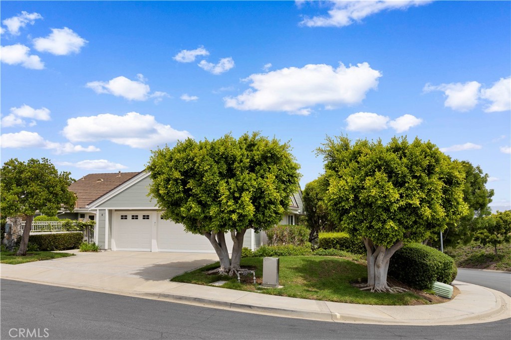 2 Saros, Unit 70 Irvine, CA 92603 - Photo 47 of 55