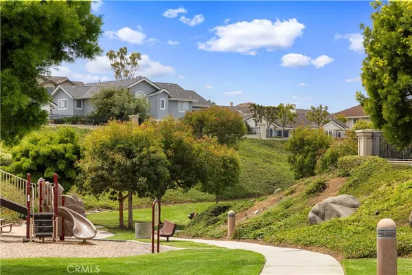 $1,990,000 | 2 Saros, Unit 70, Irvine, CA 92603