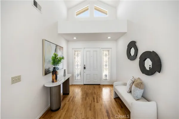 $1,990,000 | 2 Saros, Unit 70, Irvine, CA 92603