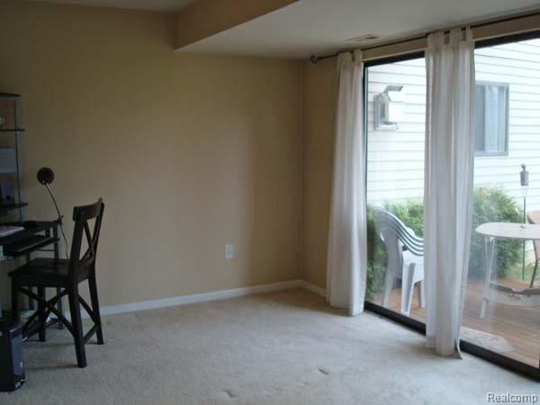 1634 River View Drive, Unit 42 Rochester, MI 48309 - Photo 11 of 14 DSC01128.jpg