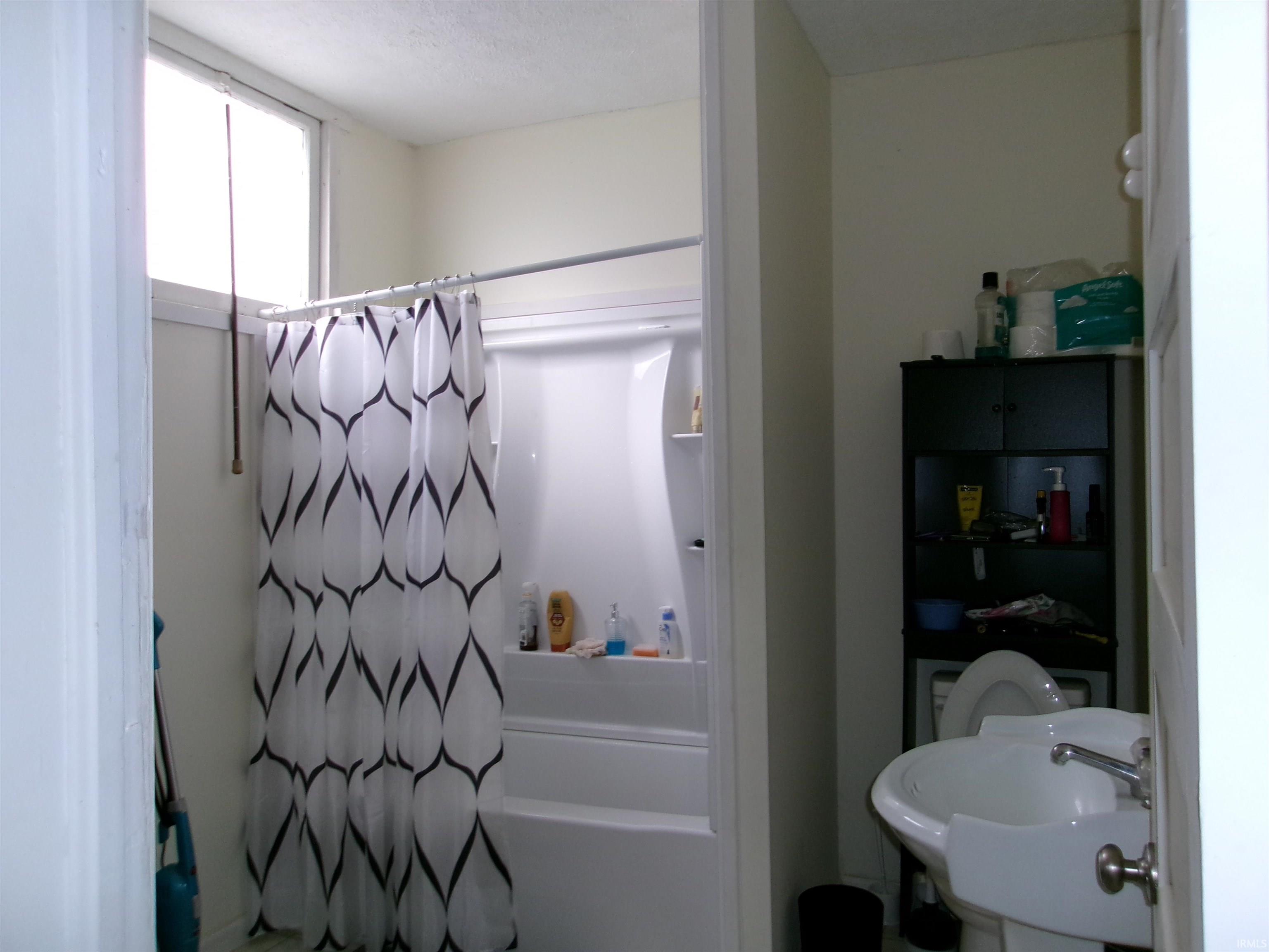 608 Madison Street Rochester, IN 46975 - Photo 14 of 16 Gallery Image 14