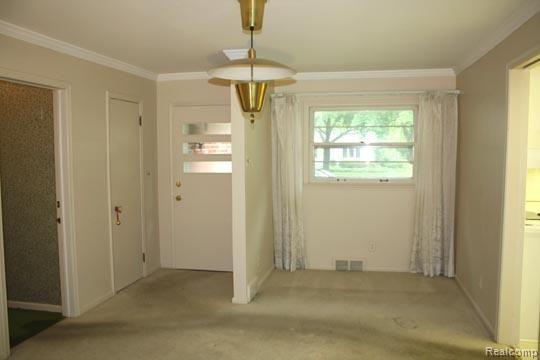 305 Stephens Road Grosse Pointe, MI 48236 - Photo 3 of 9 305S3
