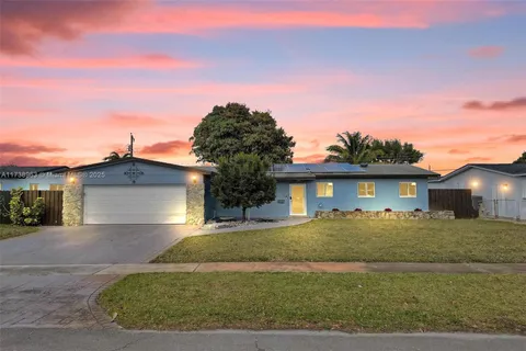 $600,000 | 7711 Northwest 5th Street, Pembroke Pines, FL 33024