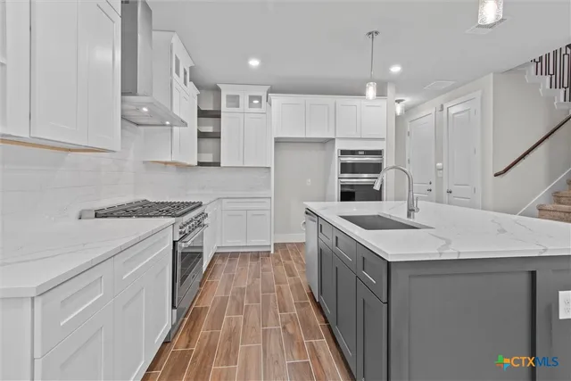 $544,950 | 8500 Red Bottle Brush Road, Lago Vista, TX 78645